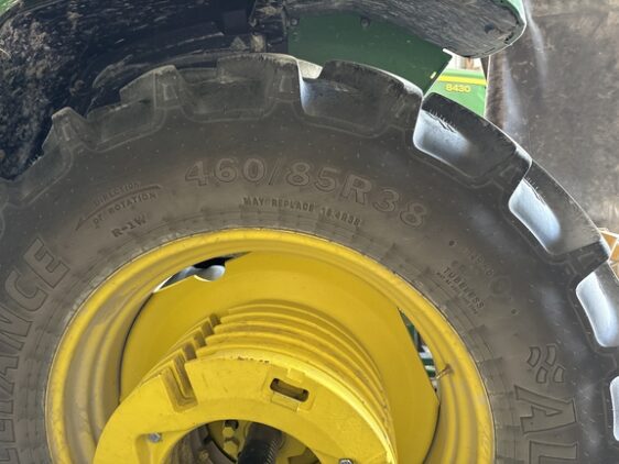 2009 John Deere 7230 Cab - Image 42