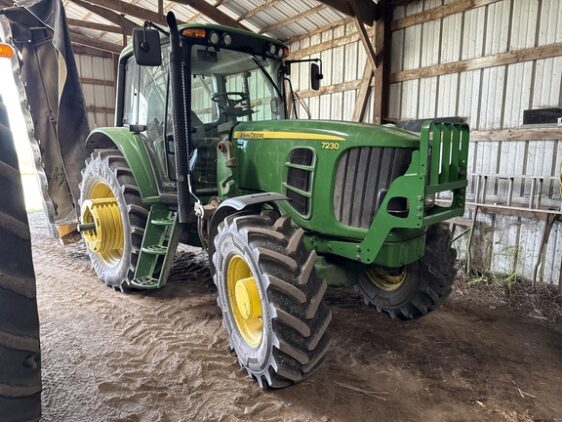 2009 John Deere 7230 Cab