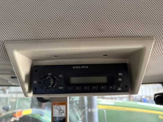 2009 John Deere 7230 Cab - Image 24
