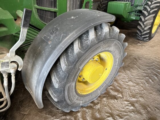 2009 John Deere 7230 Cab - Image 48