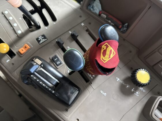 2009 John Deere 7230 Cab - Image 30
