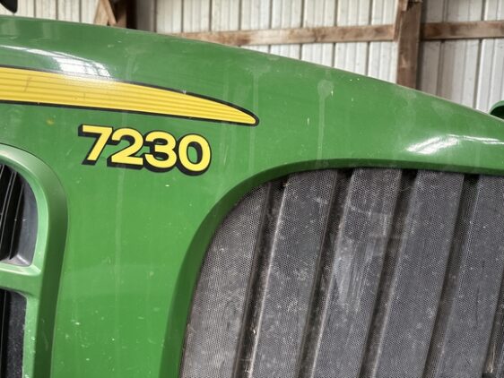 2009 John Deere 7230 Cab - Image 34