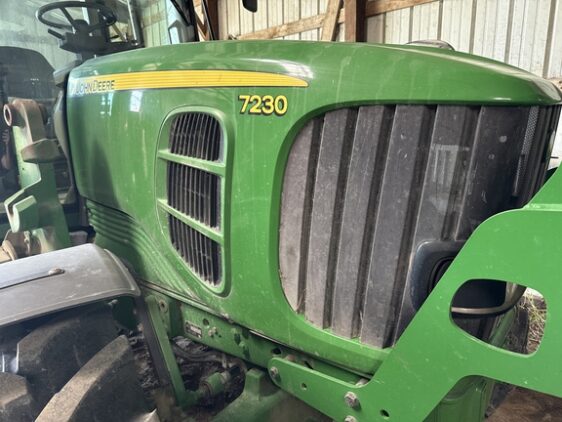 2009 John Deere 7230 Cab - Image 36