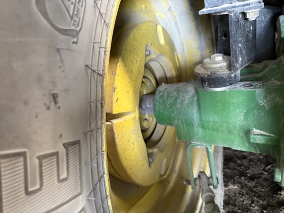 2009 John Deere 7230 Cab - Image 43