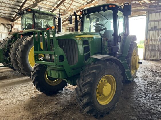 2009 John Deere 7230 Cab - Image 4
