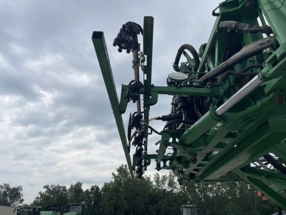 2019 John Deere R4038 - Image 13