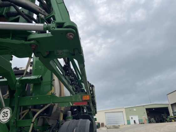 2019 John Deere R4038 - Image 12