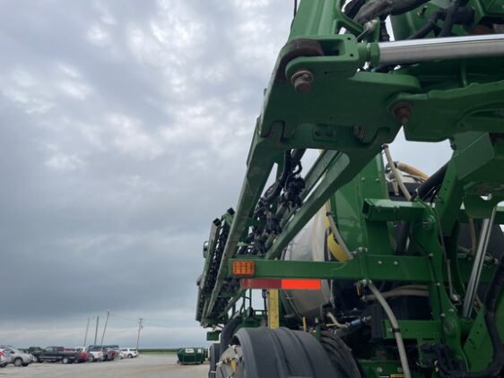 2019 John Deere R4038 - Image 11