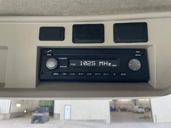2019 John Deere R4038 - Image 28