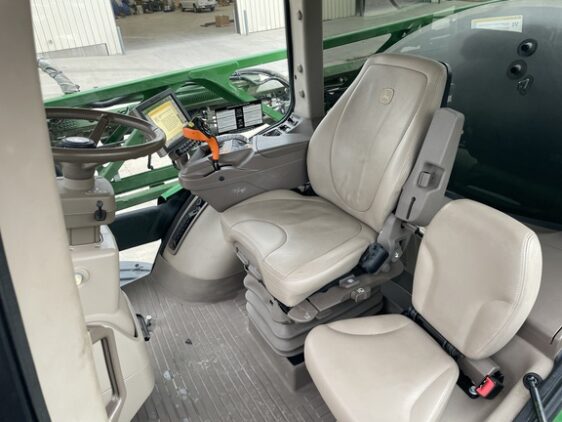 2019 John Deere R4038 - Image 25