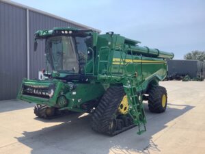 2022 John Deere X9 1100
