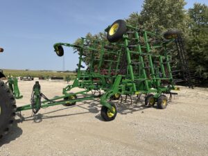 2004 John Deere 2210