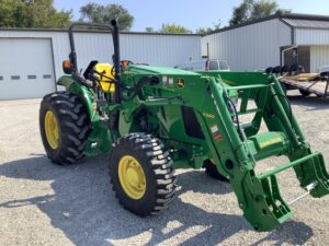 2015 John Deere 5085E