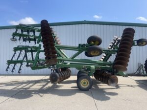 1998 John Deere 630