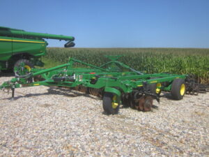 2022 John Deere 2660VT