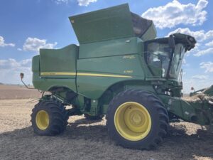 2024 John Deere S780