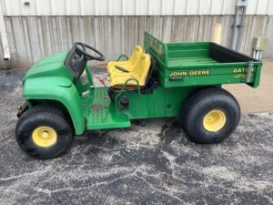 John Deere 4X2