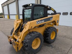 2006 John Deere 328