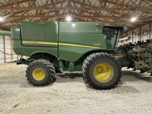 2022 John Deere S790