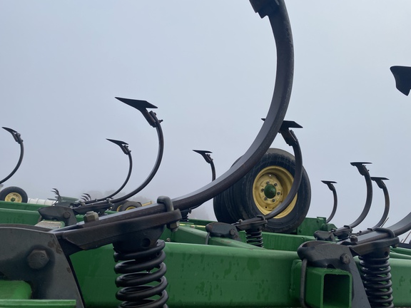 2012 John Deere 2210 - Image 11
